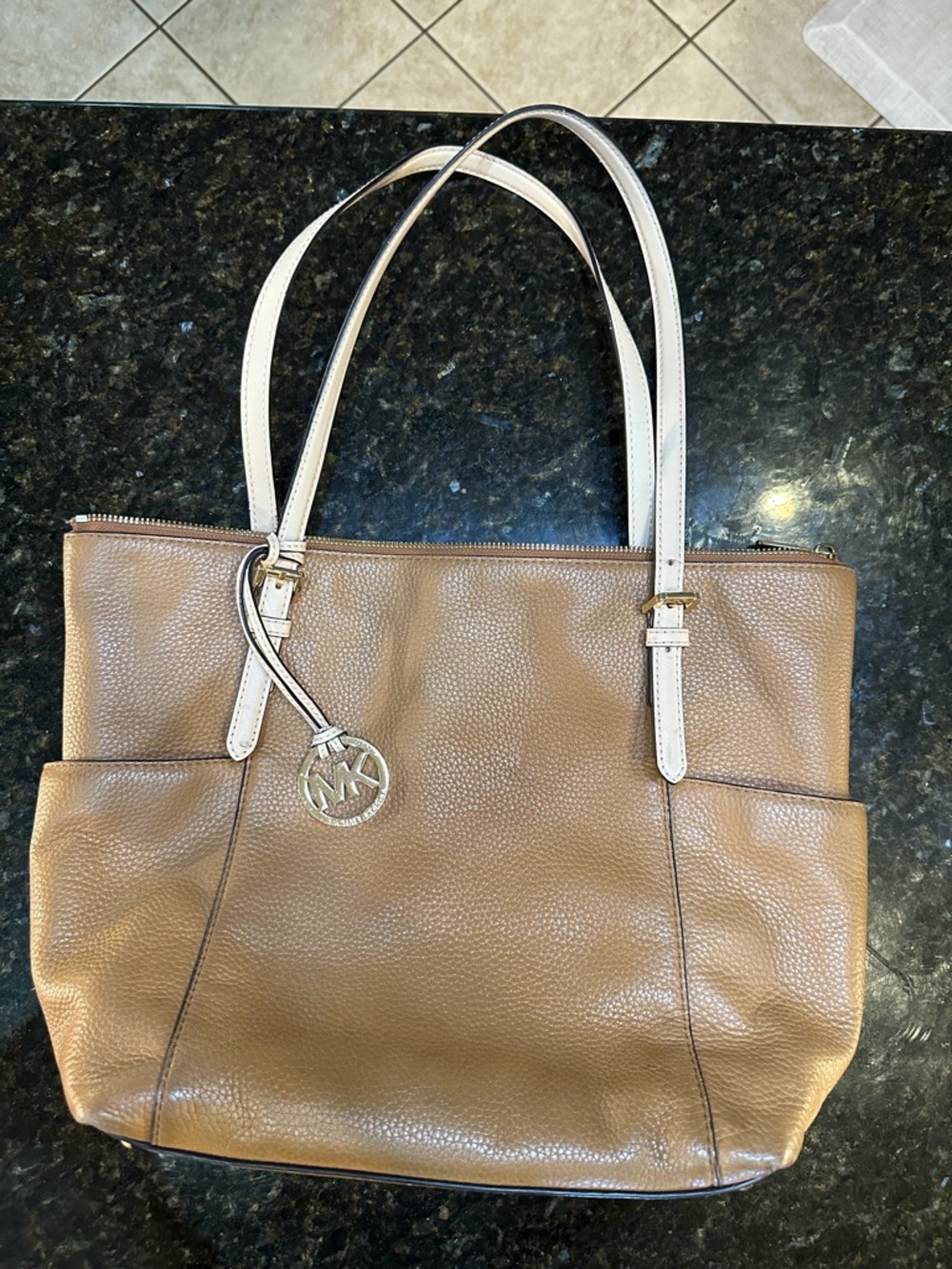 Michael Kors Jet Set Large Pebble Leather Top-Zip Tote Bag - Tan